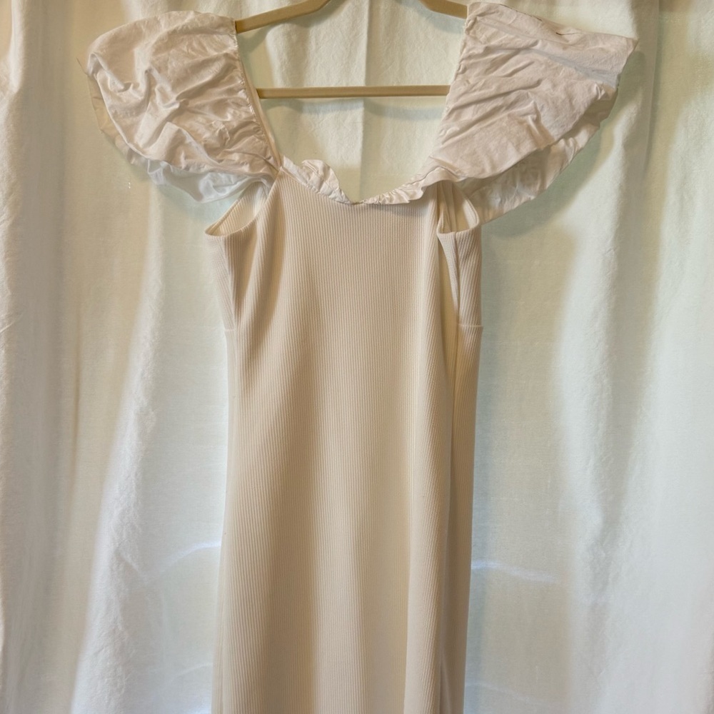 Elegant White Ruffle Dress - Picture 6 of 7